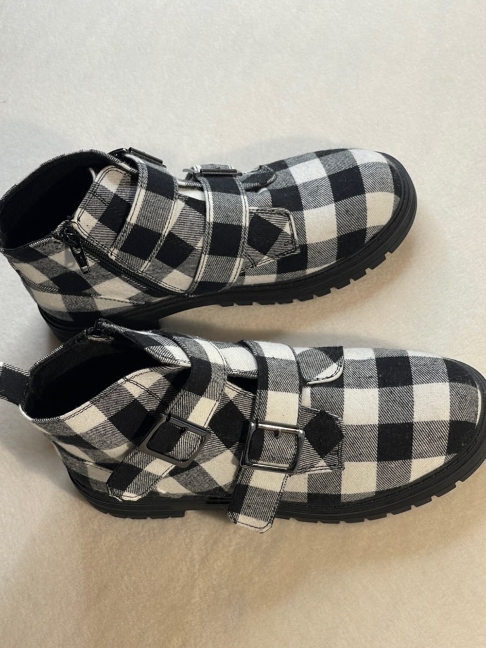 SO Black and White Plaid Buckle Ankle Boots WOMENS SIZE 8.5 M ZIPPER SIDE